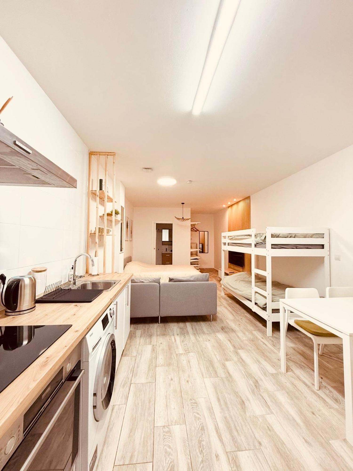El Apartamentito De Zamarrilla Parking Gratis Incluido Малага Экстерьер фото