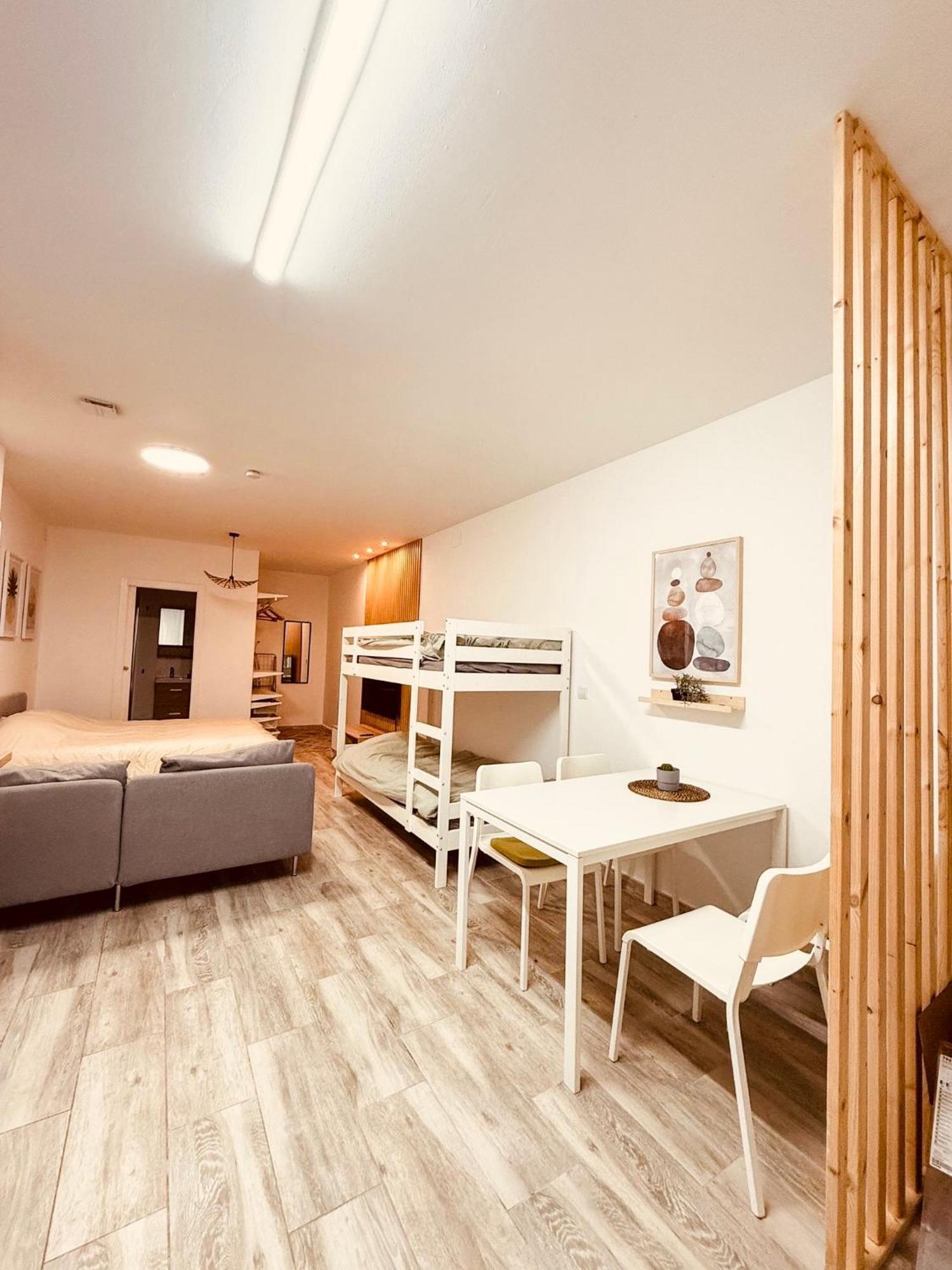 El Apartamentito De Zamarrilla Parking Gratis Incluido Малага Экстерьер фото